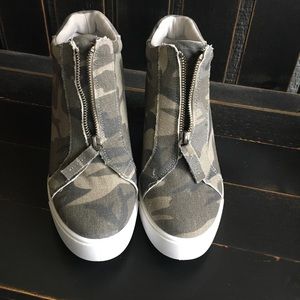 Maurices Camo Wedges
